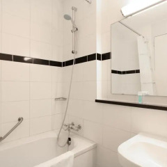 Bastion Hotel Almere ванная