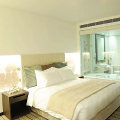 Отель Crowne Plaza Abu Dhabi Yas Island 4* Улучшенный номер с различными типами кроватей