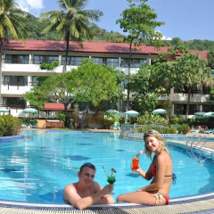 Patong Lodge Hotel бассейн фото 3