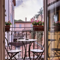 Отель Palazzo Trevi Charming House Италия, Болонья - отзывы, цены и фото номеров - забронировать отель Palazzo Trevi Charming House онлайн балкон