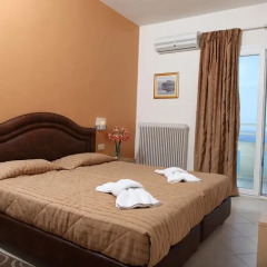 Kronos Hotel 2* Стандартный номер с двуспальной кроватью