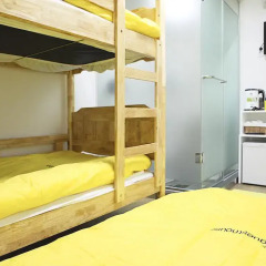 Отель 24 Guesthouse Cheonggyecheon 2* Стандартный номер с различными типами кроватей фото 6