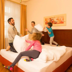 Hotel City Central 4* Стандартный семейный номер с различными типами кроватей фото 3