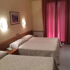 Отель Hostal Iznajar Barcelona Стандартный номер с двуспальной кроватью фото 7