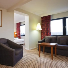 Отель Holiday Inn Edinburgh City West 3* Номер Делюкс фото 2