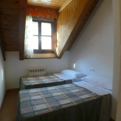 Отель Hostal Matazueras Апартаменты с различными типами кроватей фото 3
