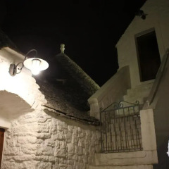 Отель Trulli Pietradimora B&B Альберобелло