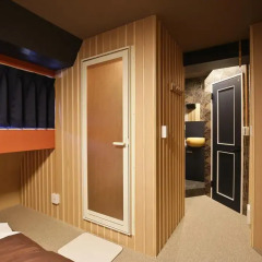 SAMURAIS HOSTEL Ikebukuro Стандартный семейный номер с двуспальной кроватью
