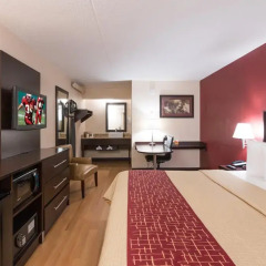 Отель Red Roof Inn PLUS+ Columbus-Ohio State University OSU 2* Улучшенный номер с различными типами кроватей фото 3