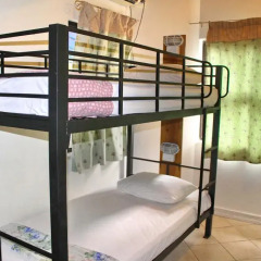 Отель Bamboo Backpackers Кровать в общем номере фото 6