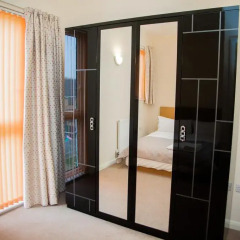 Отель Athletes Way House сейф в номере