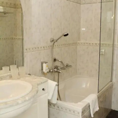 Hotel Sant Georg 4* Стандартный номер с двуспальной кроватью фото 12