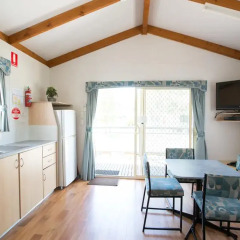 Отель Discovery Parks – Barossa Valley Улучшенное бунгало с различными типами кроватей фото 3