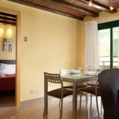 Апартаменты Lodging Apartments Liceu комната для гостей фото 5