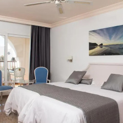 Отель Mac Puerto Marina Benalmádena 4* Улучшенный номер с различными типами кроватей фото 2