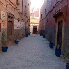 Отель Riad 63 - Adults Only парковка