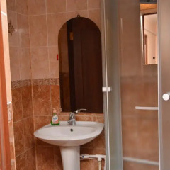 Гостиница Hostel Like Na Marinina в Саранске 7 отзывов об отеле, цены и фото номеров - забронировать гостиницу Hostel Like Na Marinina онлайн Саранск ванная фото 2