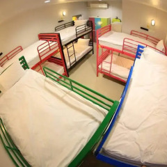 Отель S1hostel Bangkok Кровать в мужском общем номере фото 5
