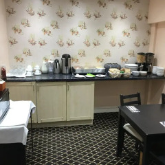 Essex Inn Hotel питание
