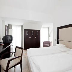 Burns Art Hotel 4* Стандартный номер с различными типами кроватей фото 6