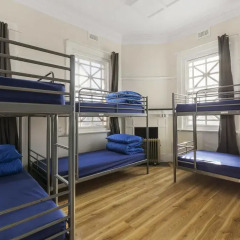 Отель The Spencer Backpackers Кровать в общем номере с двухъярусной кроватью фото 4