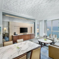 Отель DoubleTree by Hilton Dubai Jumeirah Beach 4* Семейный люкс с двуспальной кроватью фото 2