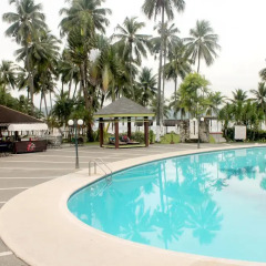 Отель Waterfront Insular Hotel Davao Филиппины, Давао - отзывы, цены и фото номеров - забронировать отель Waterfront Insular Hotel Davao онлайн бассейн фото 2