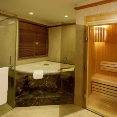 Отель Muong Thanh Da Lat 3* Люкс с различными типами кроватей