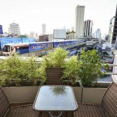 Отель Sukhumvit Suites Бангкок балкон