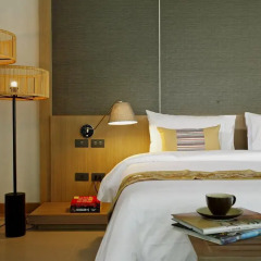 Отель Mandarava Resort and Spa Karon Beach 5* Улучшенный номер двуспальная кровать фото 2