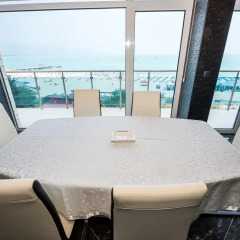 Family Hotel Gallery 3* Улучшенные апартаменты с различными типами кроватей фото 9