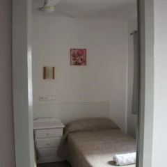 Отель Hostal Las Nieves Стандартный номер с 2 отдельными кроватями (общая ванная комната) фото 12