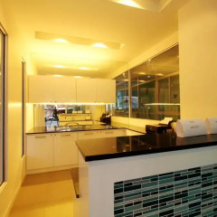 Отель Natalie House 1 в номере