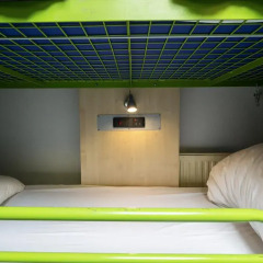 Отель Home Brighton Backpackers Кровать в общем номере с двухъярусной кроватью фото 9