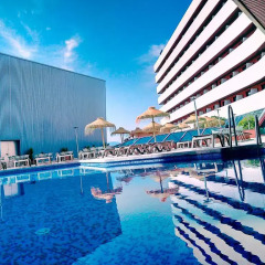 Отель Ohtels Campo De Gibraltar бассейн