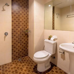Tanawan Phuket Hotel 3* Улучшенный номер с двуспальной кроватью фото 3