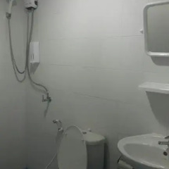 Отель Lookchang Inn 1 (New Port Beach) ванная фото 2