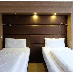 Отель Motel Plus Berlin 3* Стандартный семейный номер с двуспальной кроватью фото 11