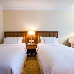 Отель China Mayors Plaza 4* Номер Бизнес с 2 отдельными кроватями фото 2