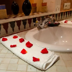 Отель Riad Dar Alhambra Марокко, Марракеш - отзывы, цены и фото номеров - забронировать отель Riad Dar Alhambra онлайн ванная фото 2