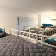 Blueboat Hostel Myeongdong Кровать в мужском общем номере с двухъярусной кроватью фото 3