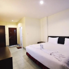 Paripas Express Hotel Patong 3* Стандартный номер с различными типами кроватей фото 5