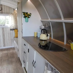 Отель The Little Hide - Grown Up Glamping Стандартный номер с различными типами кроватей фото 2