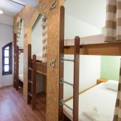 Barn And Bed Hostel Кровать в общем номере фото 20