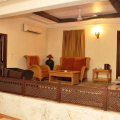 Отель Pee Fifty One House интерьер отеля