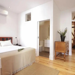 Отель Lisbon Inside Connect - Bairro Alto Apartments Португалия, Лиссабон - отзывы, цены и фото номеров - забронировать отель Lisbon Inside Connect - Bairro Alto Apartments онлайн комната для гостей фото 5