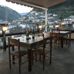 Отель Guesthouse Arben Elezi Албания, Берат - отзывы, цены и фото номеров - забронировать отель Guesthouse Arben Elezi онлайн балкон