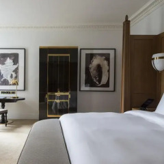 Four Seasons Hotel London at Ten Trinity Square 5* Номер Премьер с двуспальной кроватью фото 2