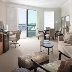 Отель Fontainebleau Miami Beach 4* Люкс с двуспальной кроватью фото 7