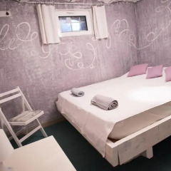 Отель Canape Connection Guest House Стандартный номер с двуспальной кроватью (общая ванная комната)